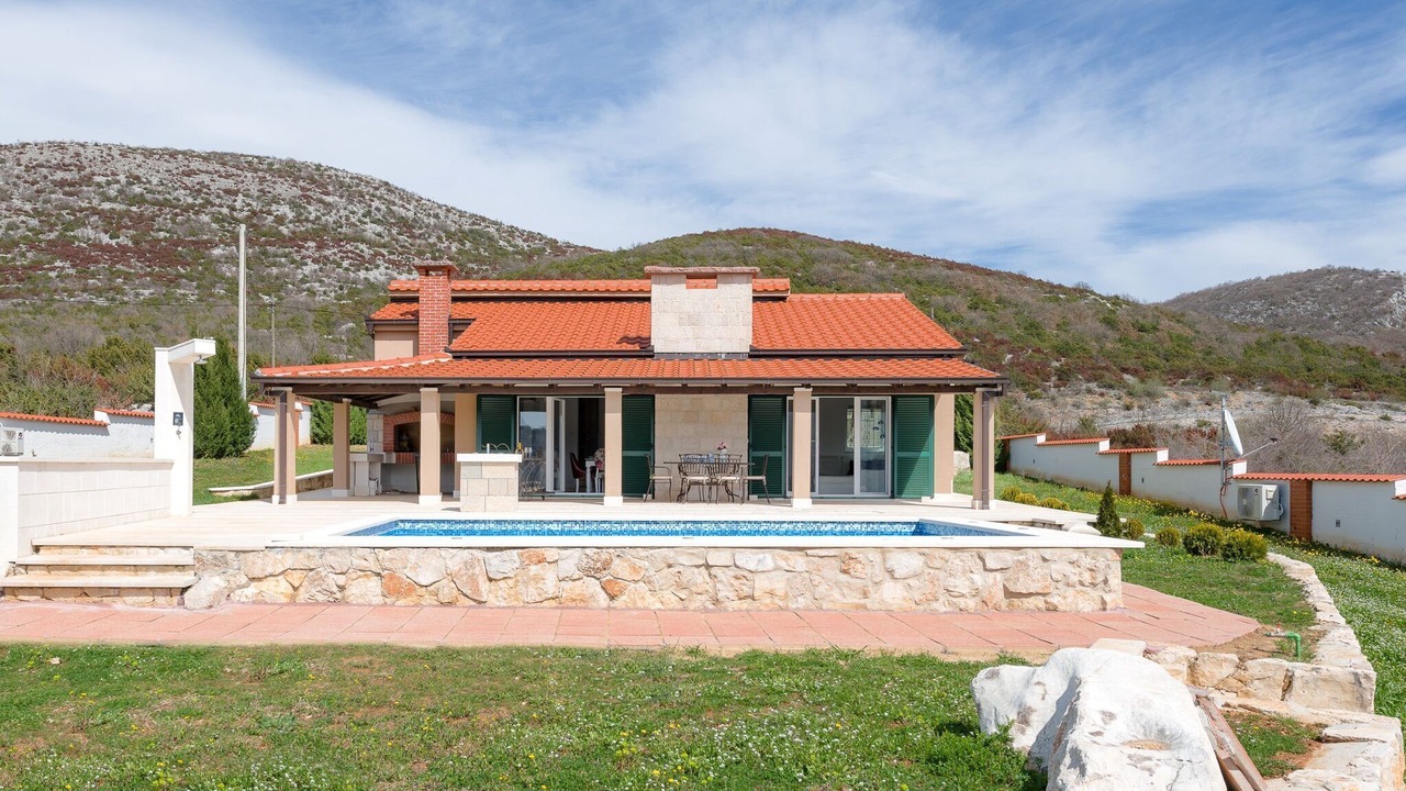 Photo of Outdoor in Klis