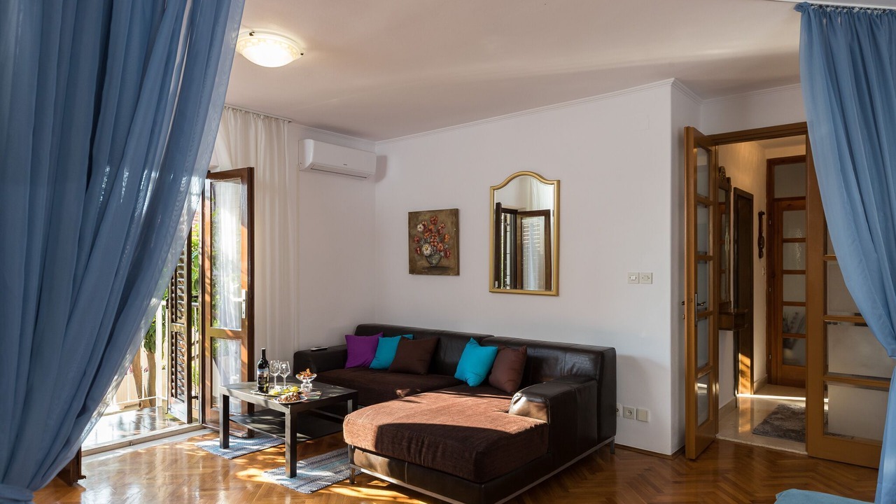 Photo of Livingroom in Pile