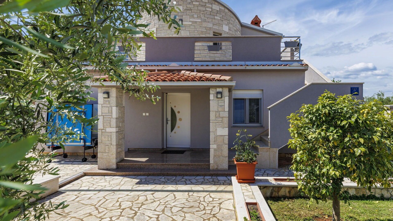 Photo of Outdoor in Gajana