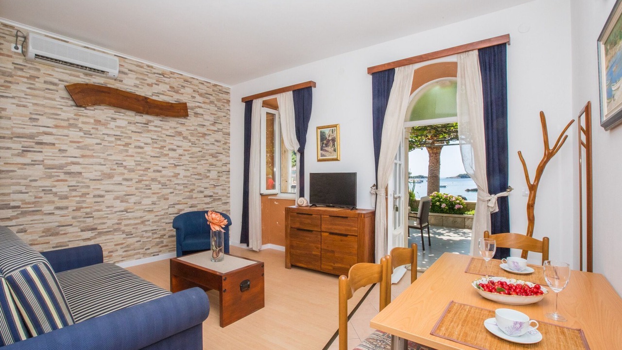 Photo of Livingroom in Molunat