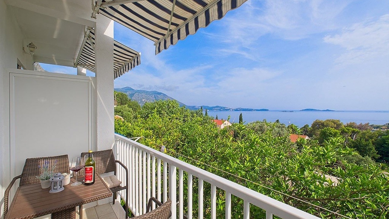 Photo of Patio Balcony in Brasina