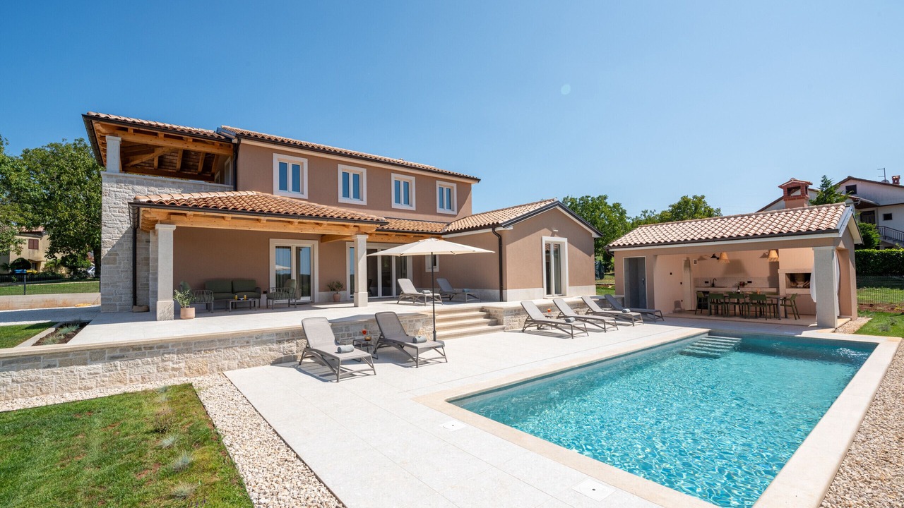 Photo of Outdoor in Beram