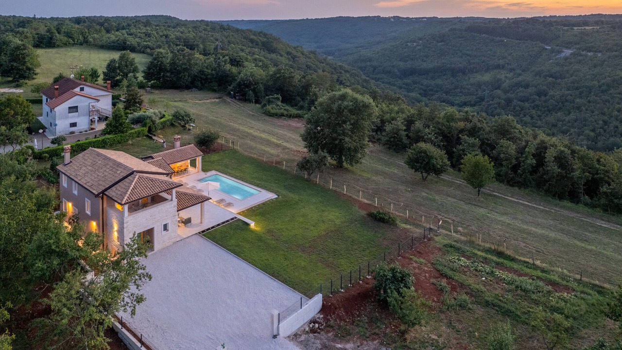 Photo of Outdoor in Beram