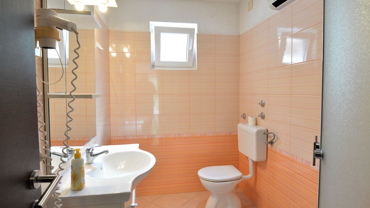 Photo of Bathroom in Tribunj