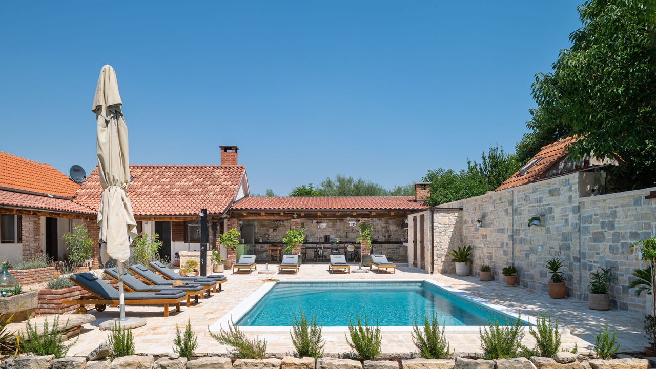 Photo of Outdoor in Smilcic