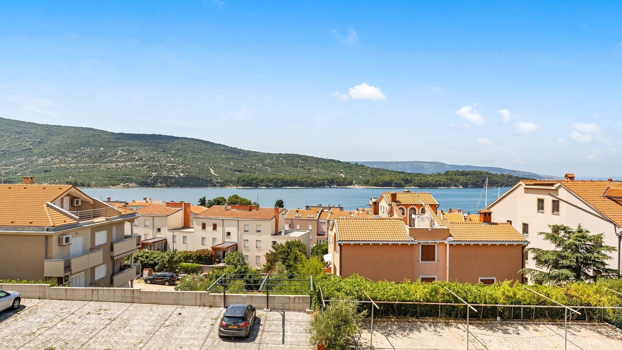 Photo of Others in Cres