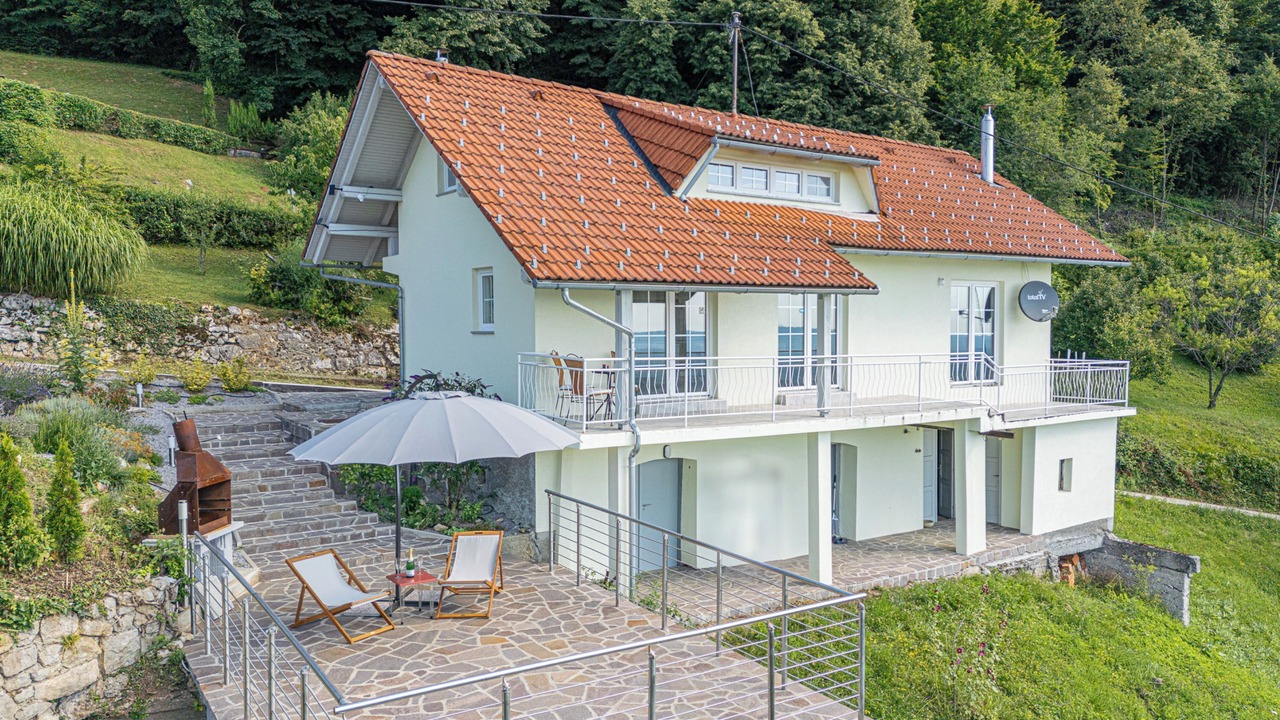 Photo of Outdoor in Semic