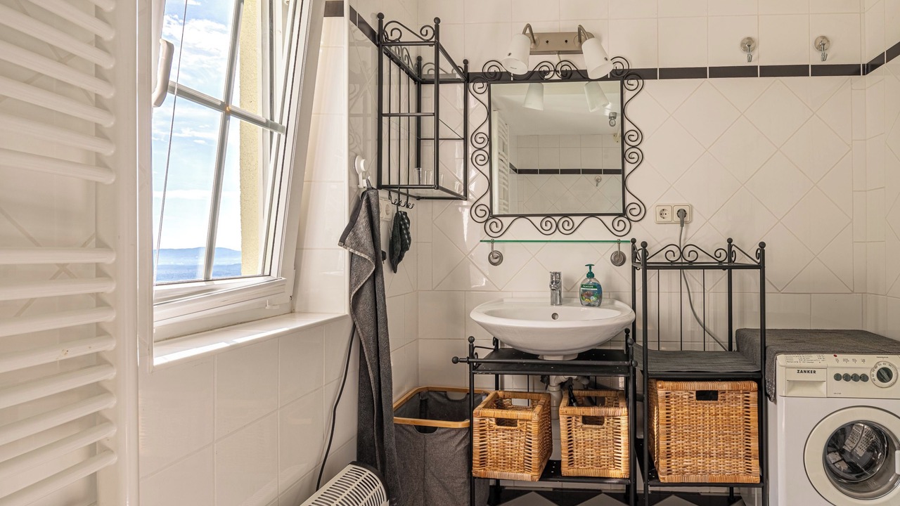 Photo of Bathroom in Semic