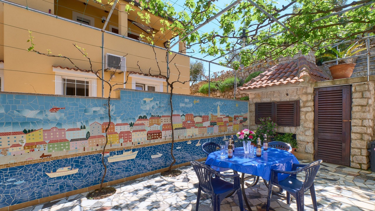 Photo of Outdoor in Cove Murtar