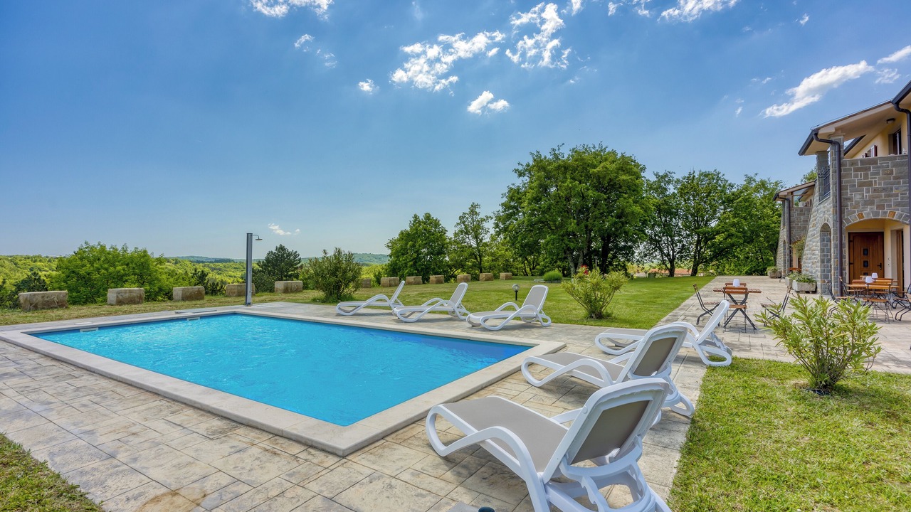 Photo of Outdoor in Gracisce