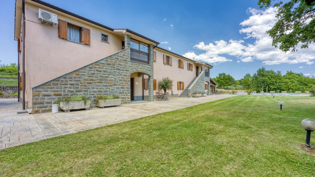 Photo of Outdoor in Gracisce