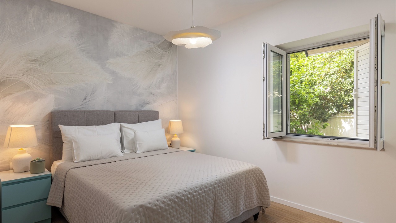 Photo of Bedroom in Pile