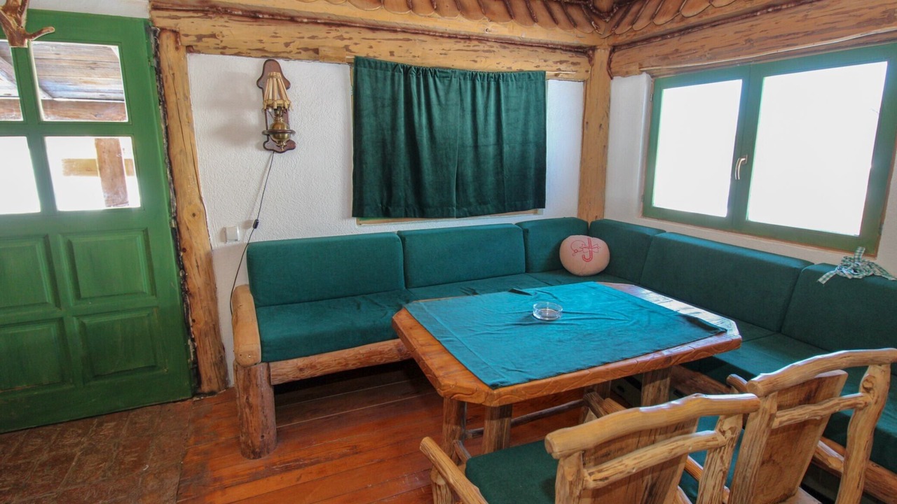 Photo of Livingroom in Pale