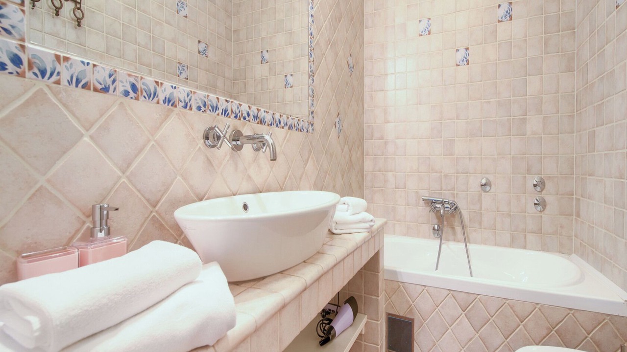 Photo of Bathroom in Porat