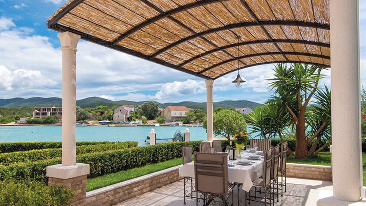 Photo of Patio Balcony in Loviste