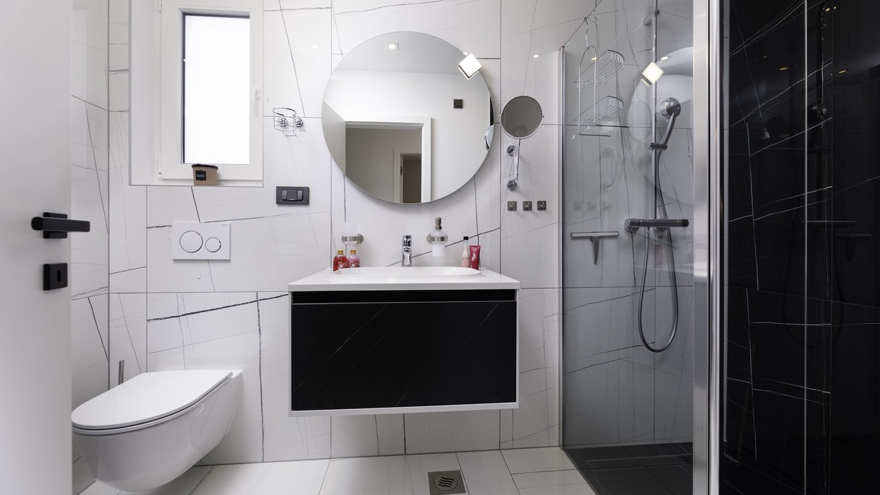 Photo of Bathroom in Porat