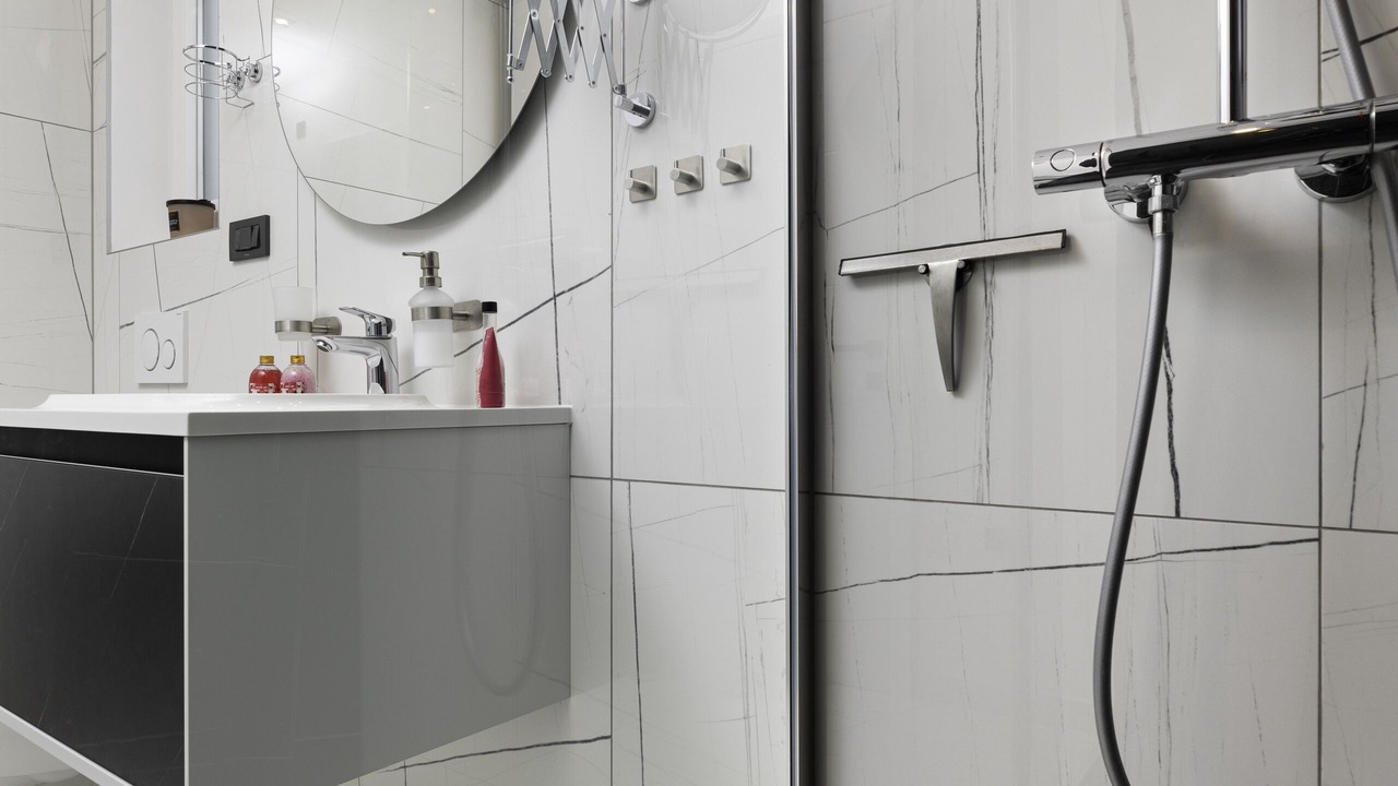 Photo of Bathroom in Porat