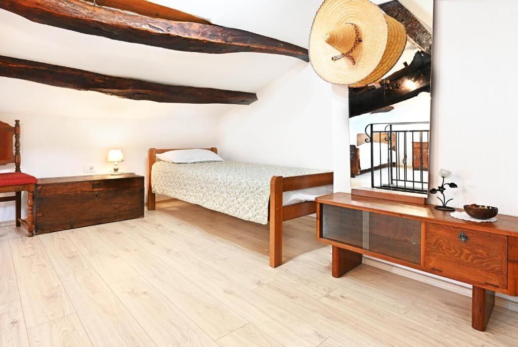Photo of Bedroom in Grabri