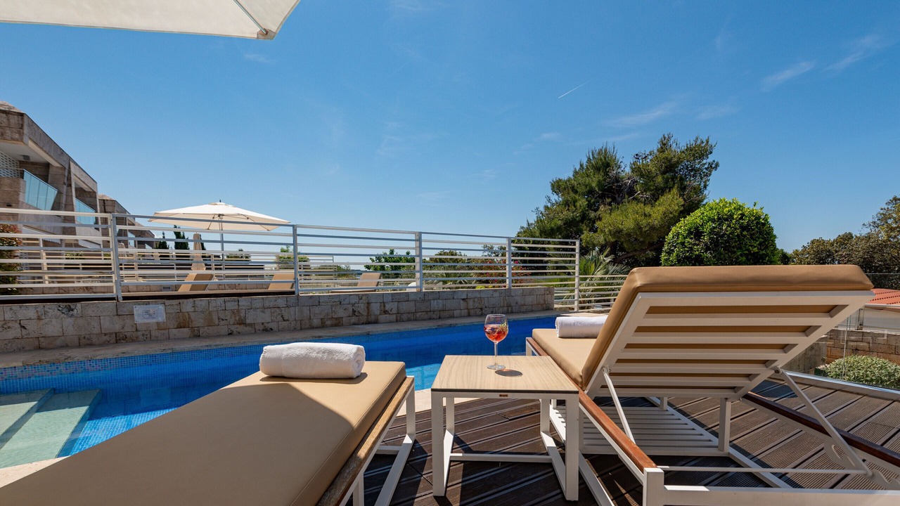 Photo of Outdoor in Petrcane