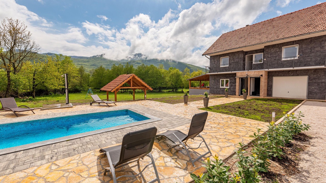 Photo of Outdoor in Gracac