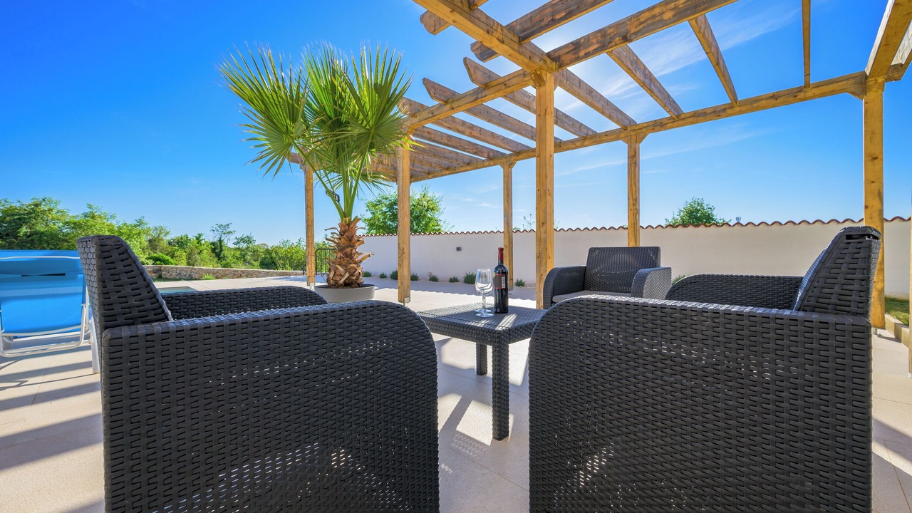 Photo of Patio Balcony in Jursici