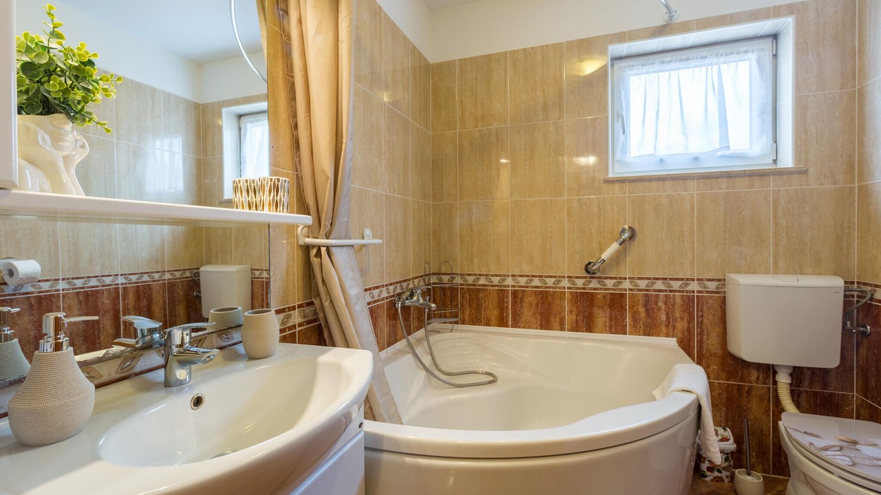 Photo of Bathroom in Karigador