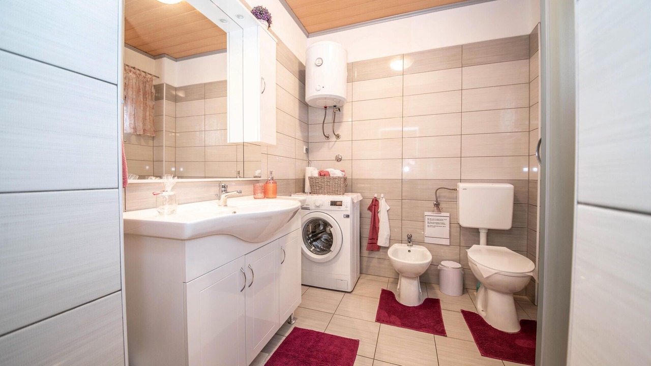 Photo of Bathroom in Lisicici