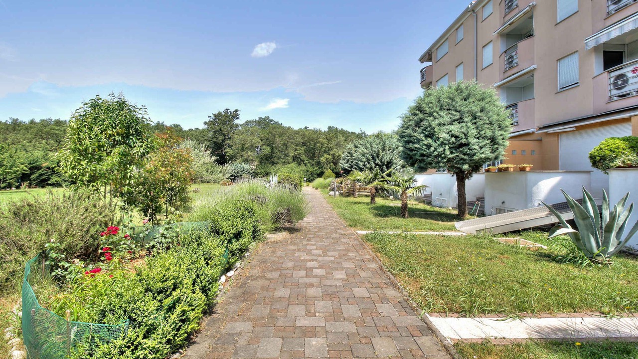 Photo of Outdoor in Monterol