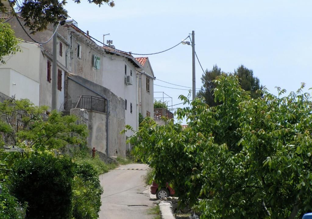 Photo of Outdoor in Ustrine