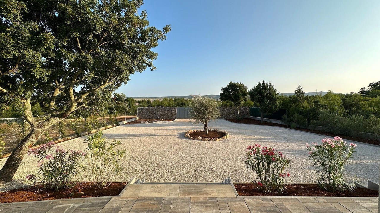 Photo of Outdoor in Seline