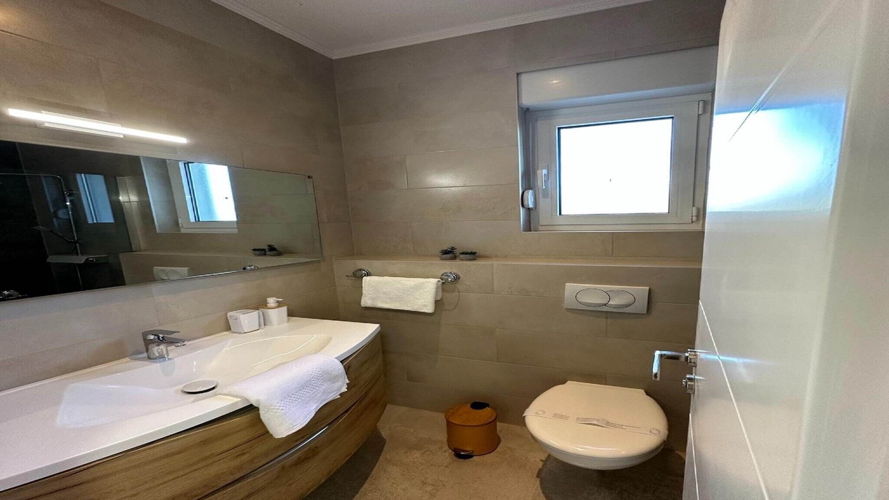 Photo of Bathroom in Seline
