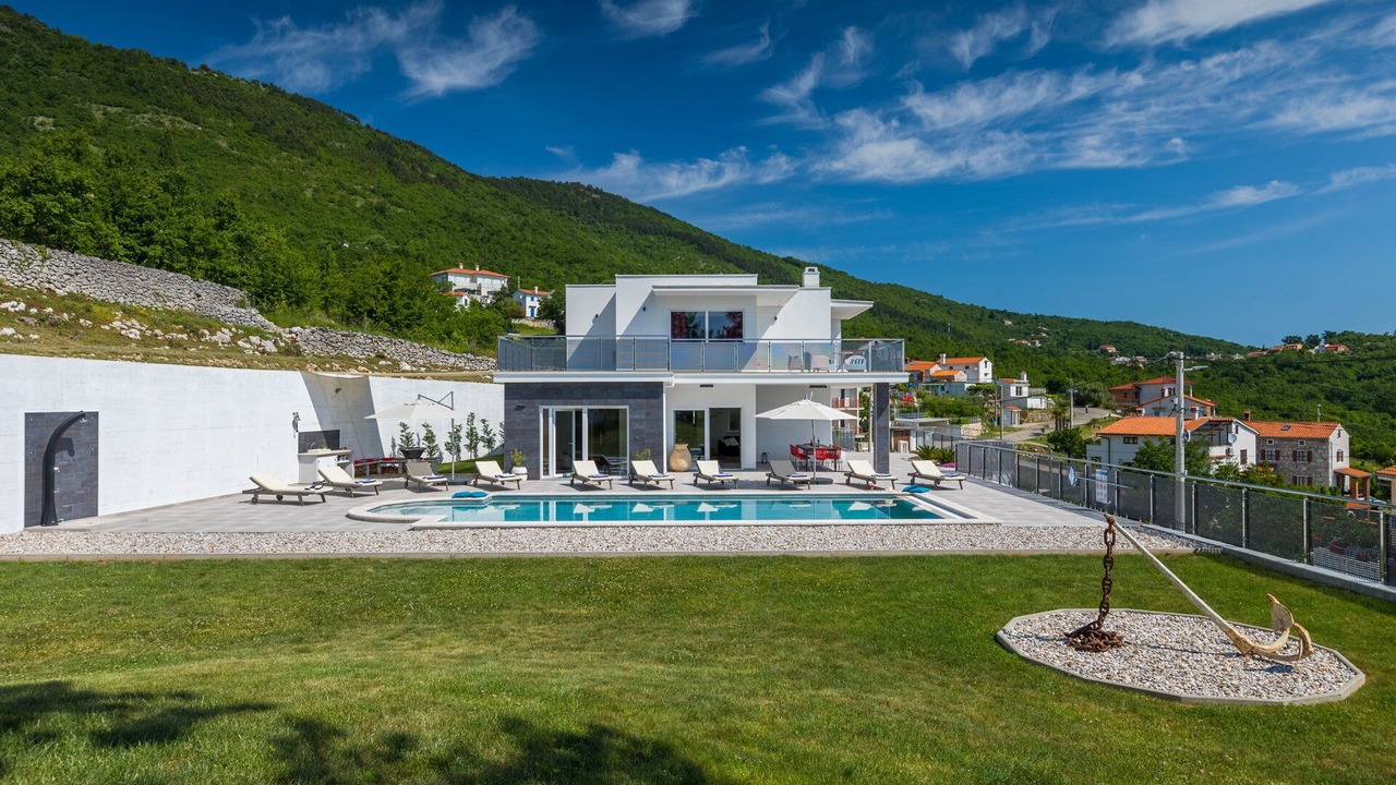 Photo of Outdoor in Brsec