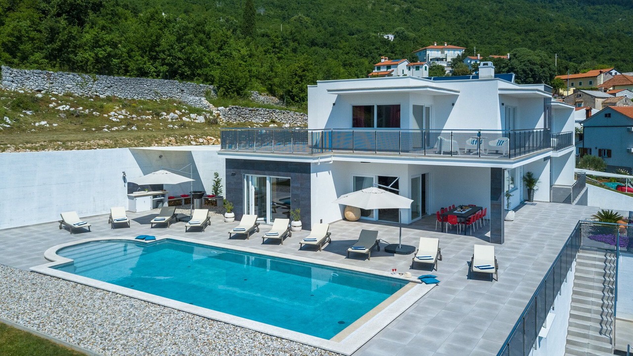 Photo of Outdoor in Brsec