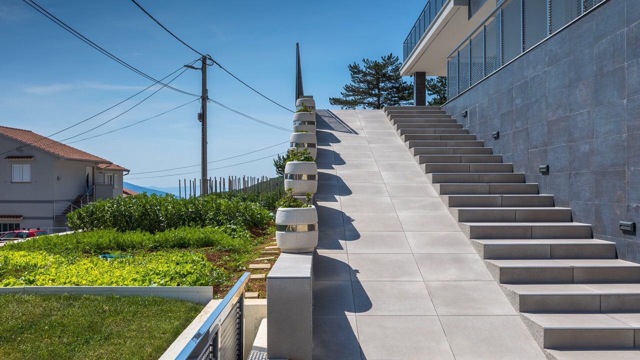 Photo of Outdoor in Brsec