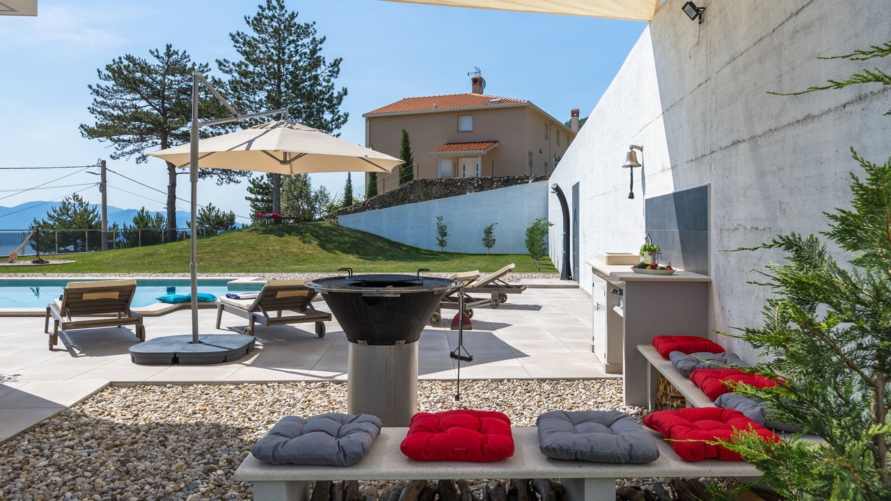 Photo of Outdoor in Brsec