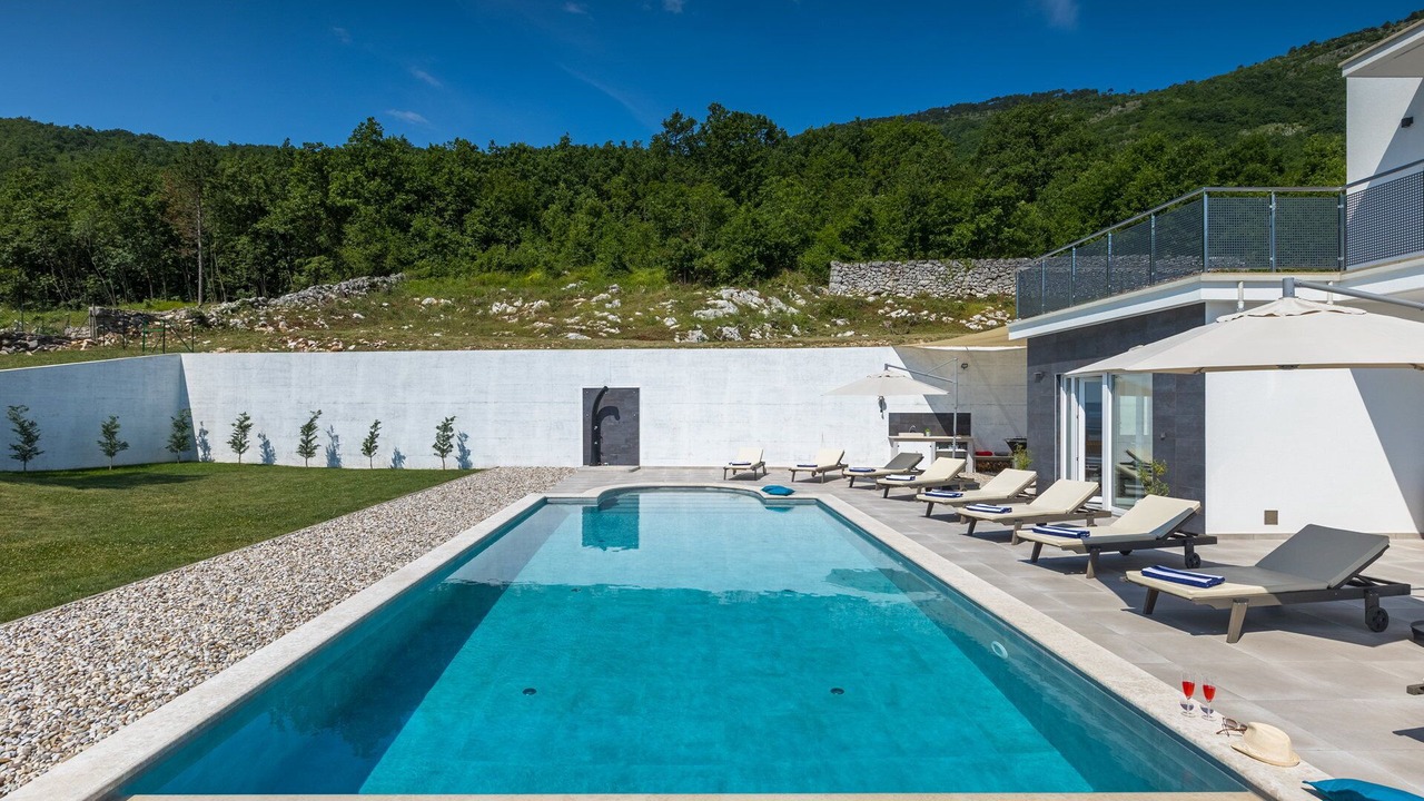 Photo of Outdoor in Brsec