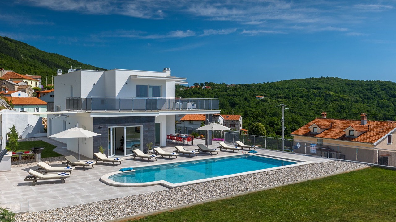 Photo of Outdoor in Brsec