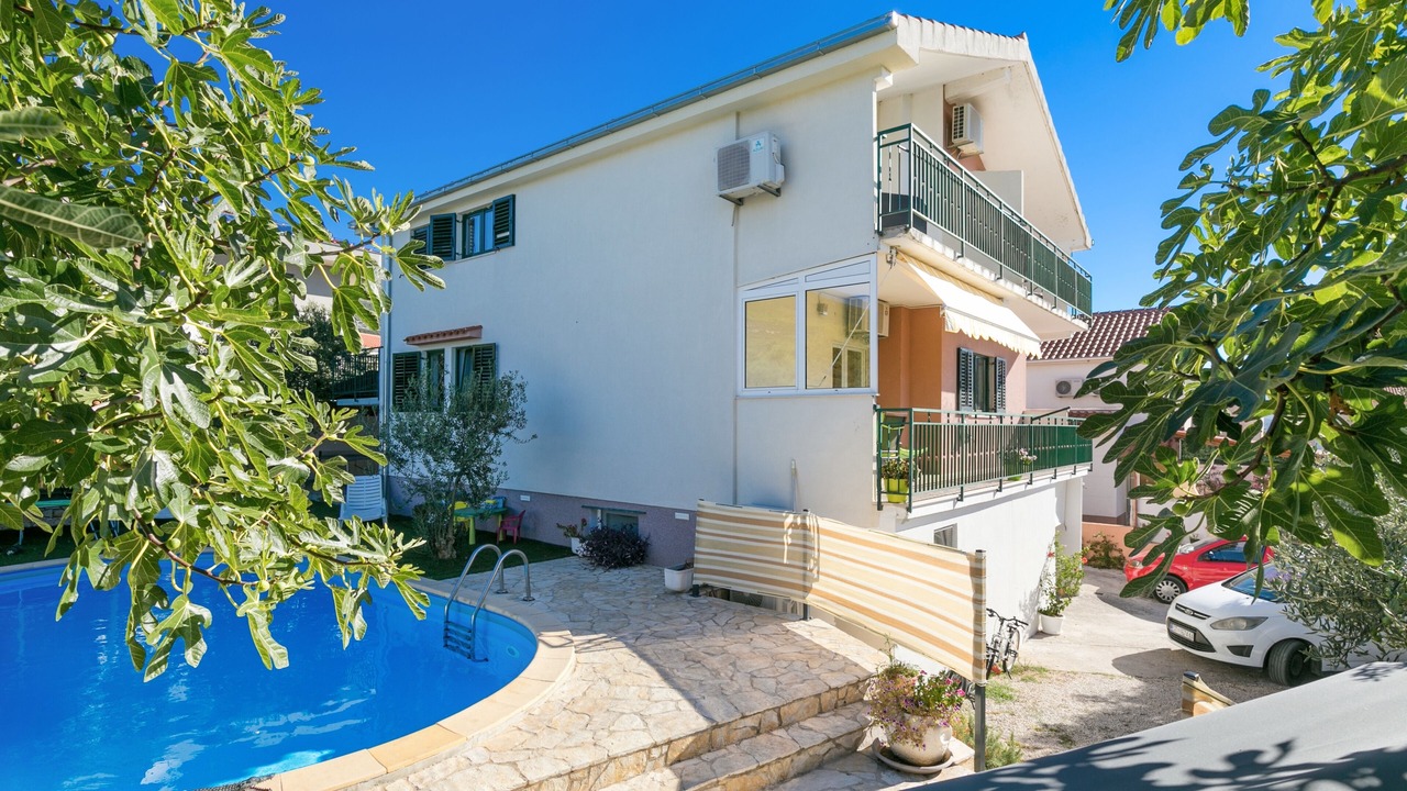 Photo of Outdoor in Rudine