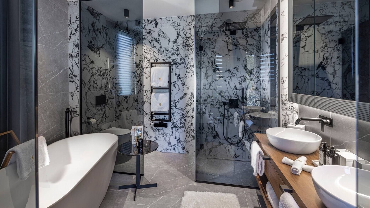 Photo of Bathroom in Cove Murtar