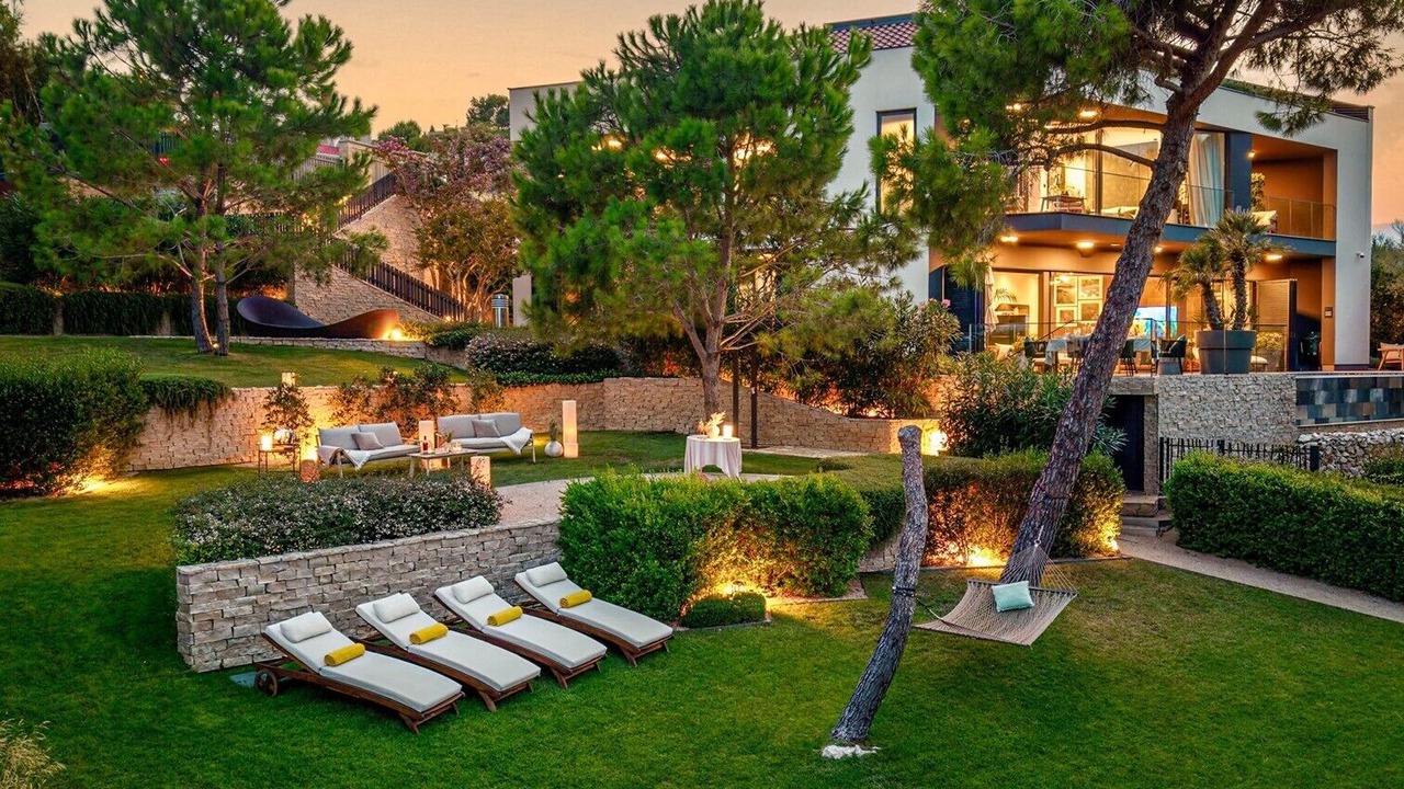 Photo of Outdoor in Cove Murtar