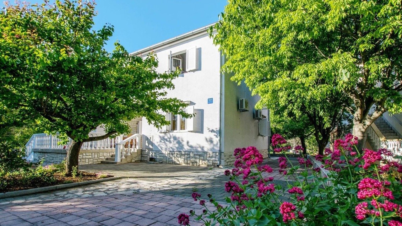 Photo of Outdoor in Seline