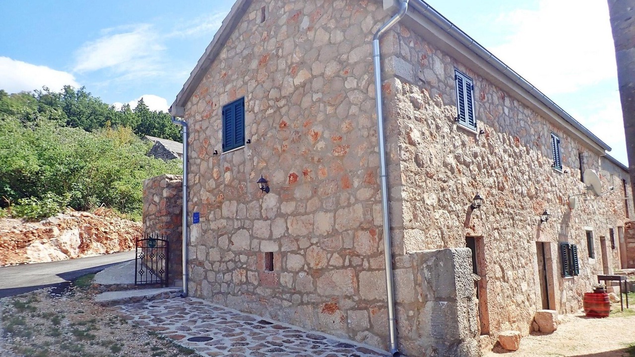 Photo of Outdoor in Seline