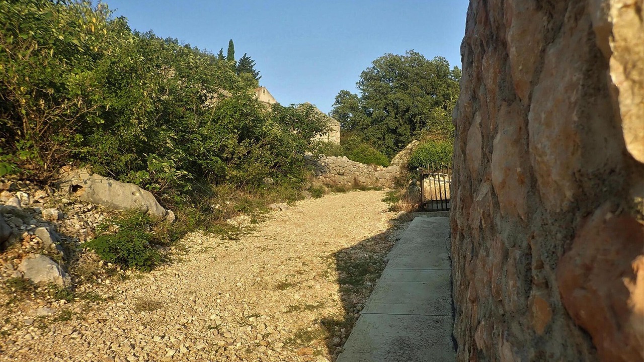 Photo of Outdoor in Seline