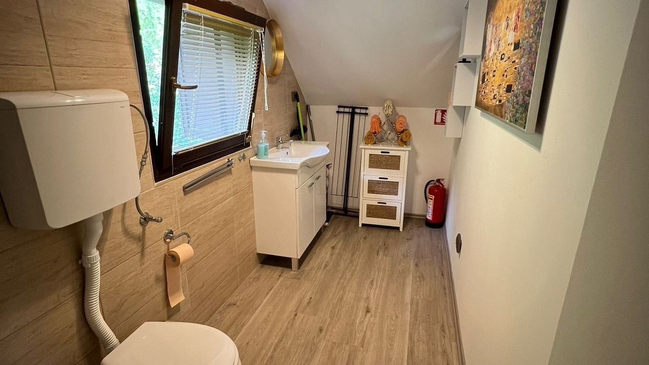 Photo of Bathroom in Mace