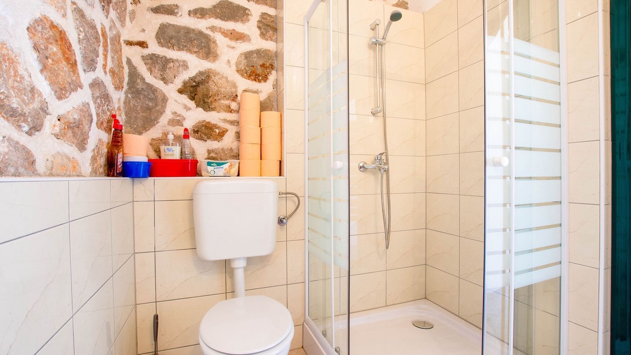 Photo of Bathroom in Seline