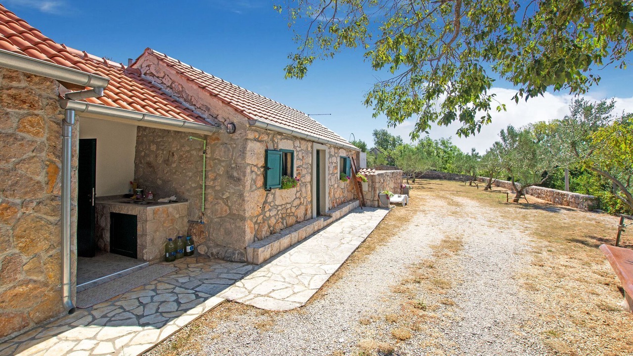Photo of Outdoor in Seline