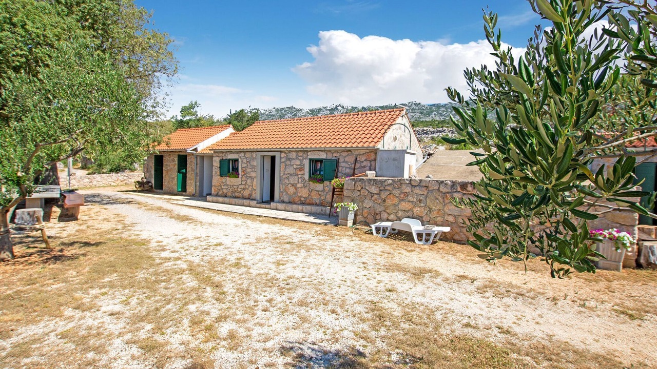 Photo of Outdoor in Seline