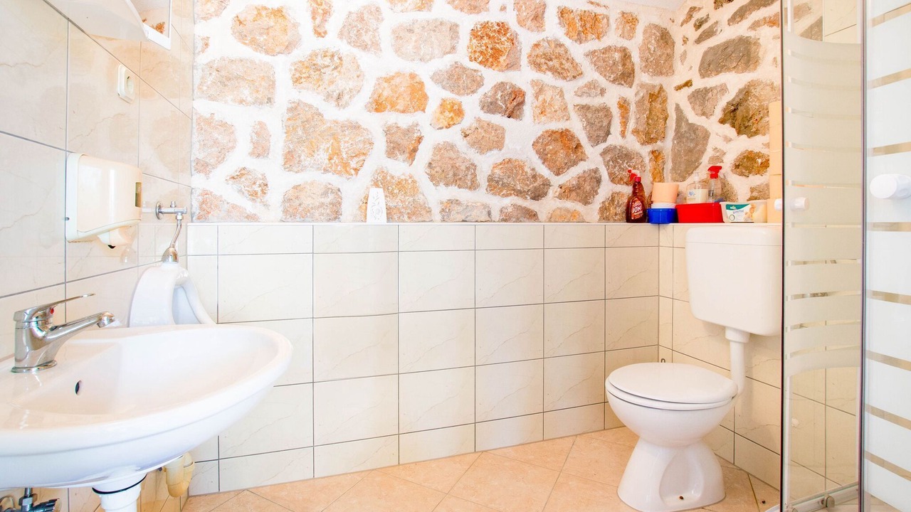 Photo of Bathroom in Seline