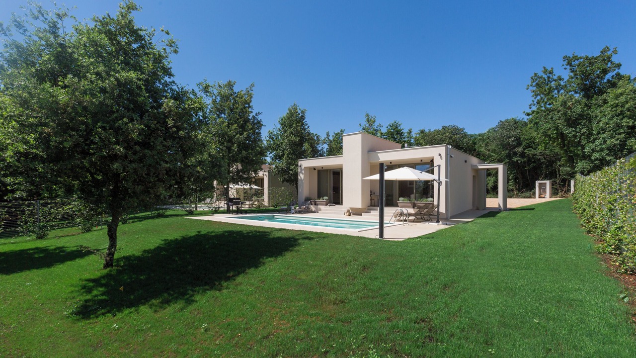 Photo of Outdoor in Tadini