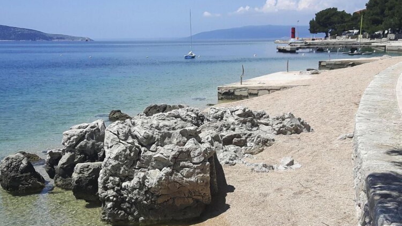 Photo of Others in Cres